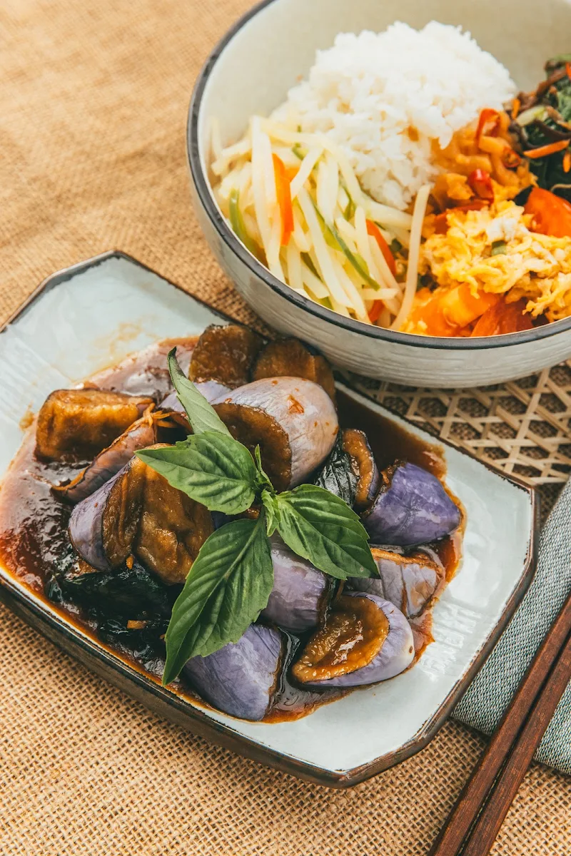 stir-fry eggplant & basil bento 塔香茄子便當